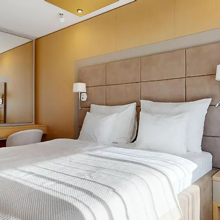 Eurovea Tower 아파트호텔 5*