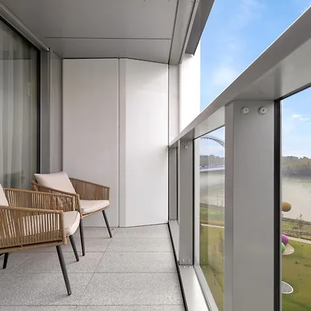 Lägenhetshotell Eurovea Tower 5*